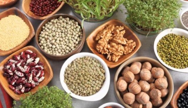 En un mundo que demanda más alimentos, más sanos y más sostenibles, Argentina tiene una carta fuerte para jugar: convertirse en una meca global de proteínas, tanto de origen animal como vegetal y alternativo. La clave está en combinar su histórica capacidad agroalimentaria con tecnología e innovación de avanzada.
