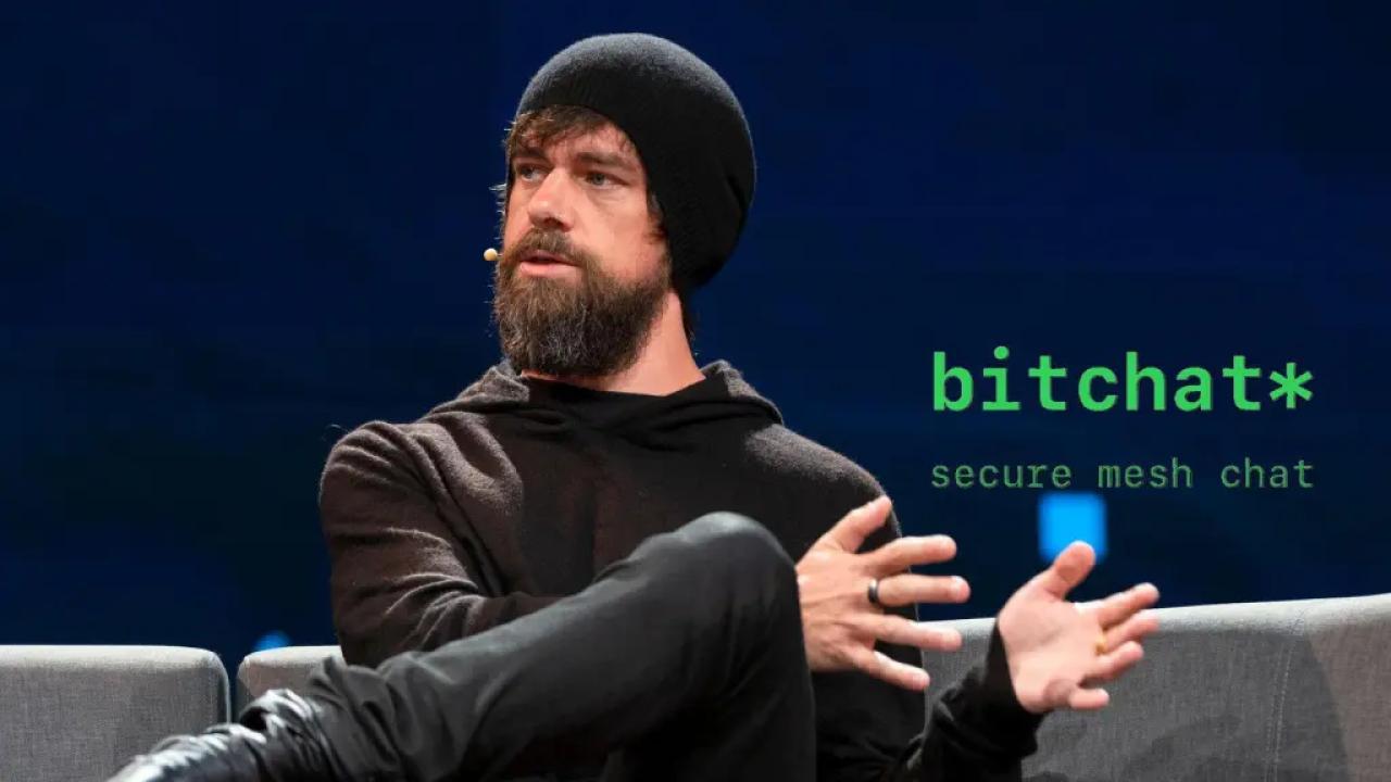 Jack Dorsey, cofundador de Twitter y actual CEO de Block, presentó Bitchat, una nueva aplicación de mensajería que permite comunicarse sin conexión a internet, sin servidores y sin necesidad de cuentas, gracias a una red descentralizada basada en Bluetooth.