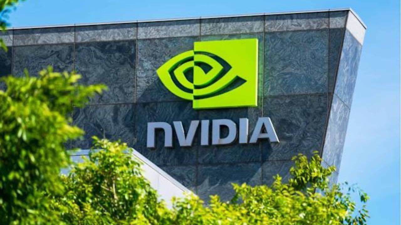 El gigante de los chips gráficos y la inteligencia artificial superó a Microsoft y Apple, liderando el mercado tecnológico global con una capitalización bursátil sin precedentes.
