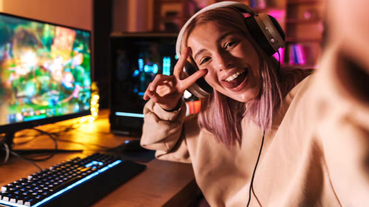 Armar una PC gamer puede ser un sueño de alto rendimiento, pero mantenerla mes a mes en funcionamiento en Argentina es otro desafío. Entre la suba de tarifas, la inflación y los servicios digitales dolarizados, el gasto mensual puede alcanzar cifras que sorprenden.
