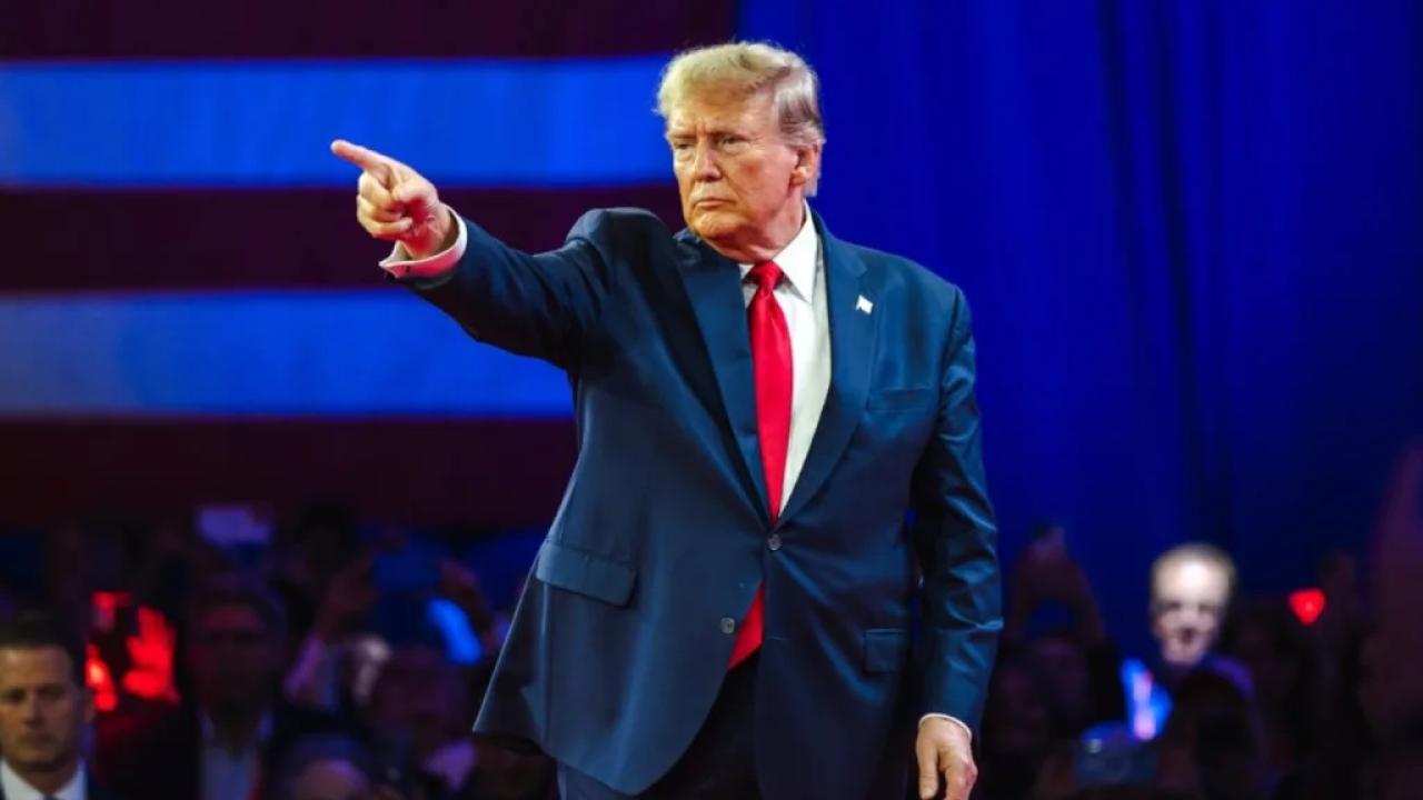 En la Cumbre inaugural de Energía e Innovación en la Universidad Carnegie Mellon, el presidente y líder republicano Donald Trump presentó un ambicioso paquete de inversiones privadas por US$92 000 millones para inteligencia artificial (IA) y energías en Pensilvania y regiones vecinas.