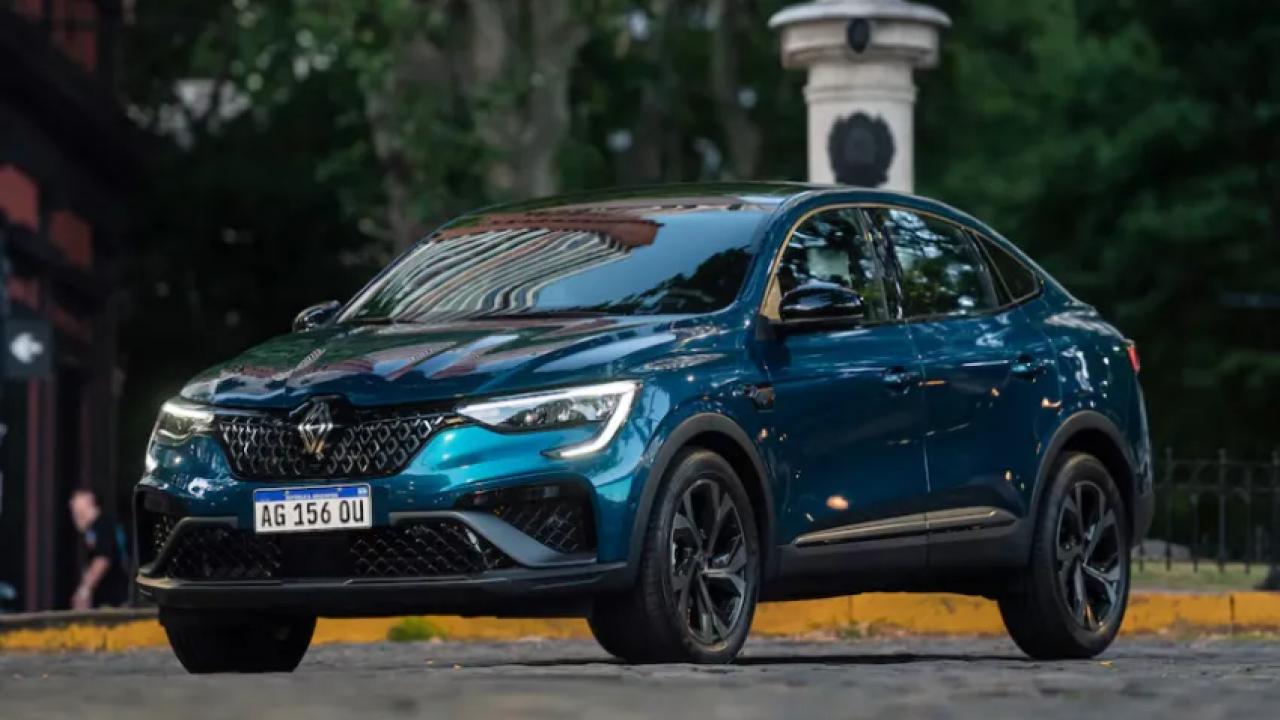 El mercado automotor argentino se está transformando y la tecnología es protagonista silenciosa del cambio. Por primera vez en años, varias terminales venden más vehículos importados que fabricados localmente, en un contexto donde la digitalización, la automatización industrial y la conectividad redefinen el negocio.