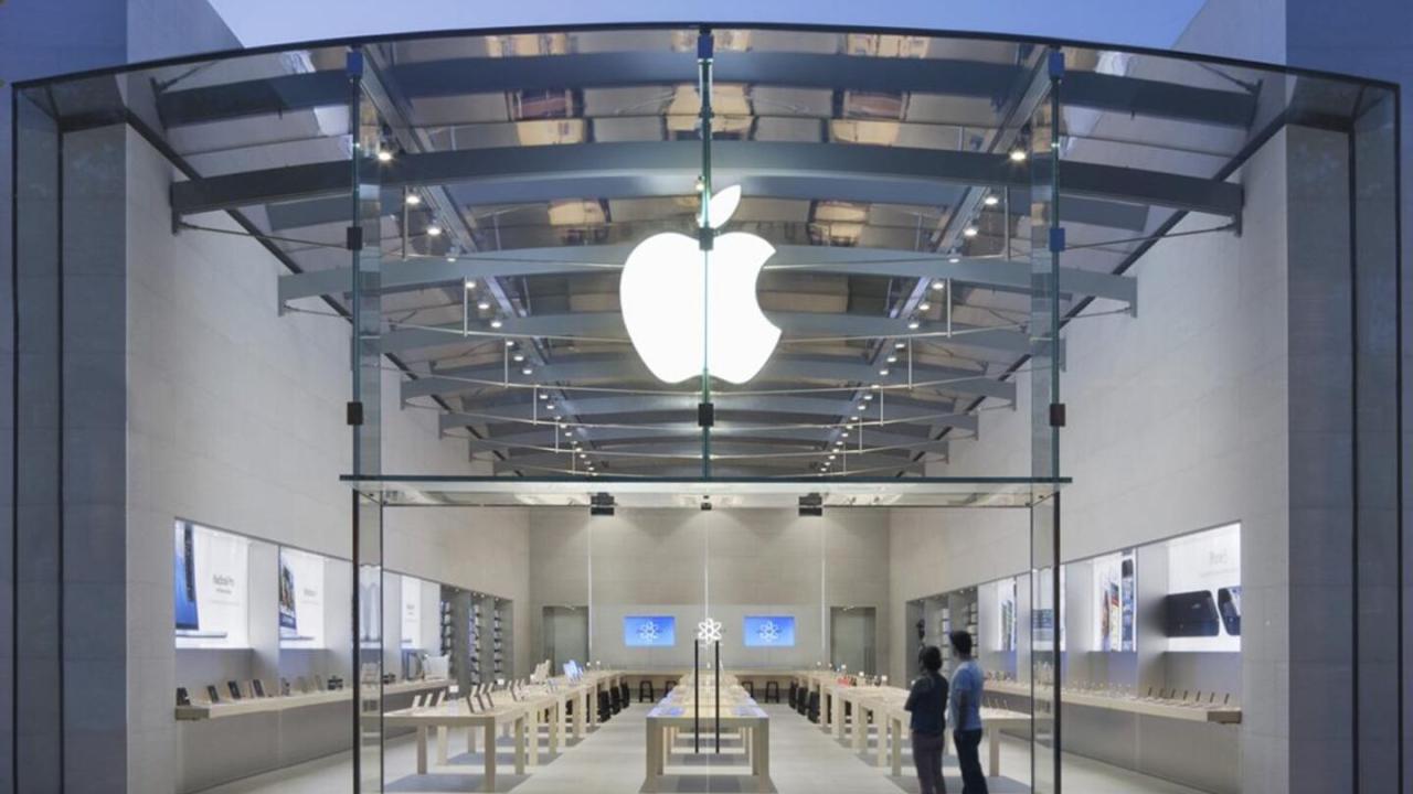 Los rumores en el mundo de la tecnología vuelven a apuntar a Apple, sugiriendo que la compañía podría estar preparando el lanzamiento de nuevos dispositivos para finales de este año. Los analistas de la industria tecnológica, basándose en la información proporcionada por fuentes cercanas a la cadena de suministro de Apple, especulan sobre la llegada de un Apple TV 4K de próxima generación y un HomePod mini 2.

