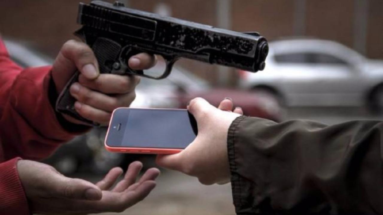 Argentina ha dado pasos firmes en la lucha contra el robo de celulares, pero aún enfrenta obstáculos legislativos que limitan el impacto de estas medidas.