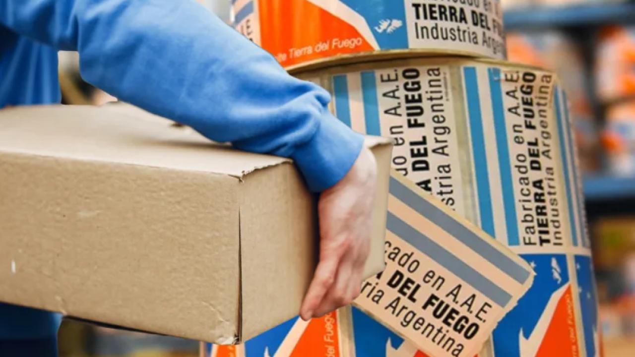 La Agencia de Recaudación y Control Aduanero (ARCA) oficializó un novedoso régimen simplificado de importación de pequeños envíos desde el Área Aduanera Especial (Tierra del Fuego) hacia el resto del país.
