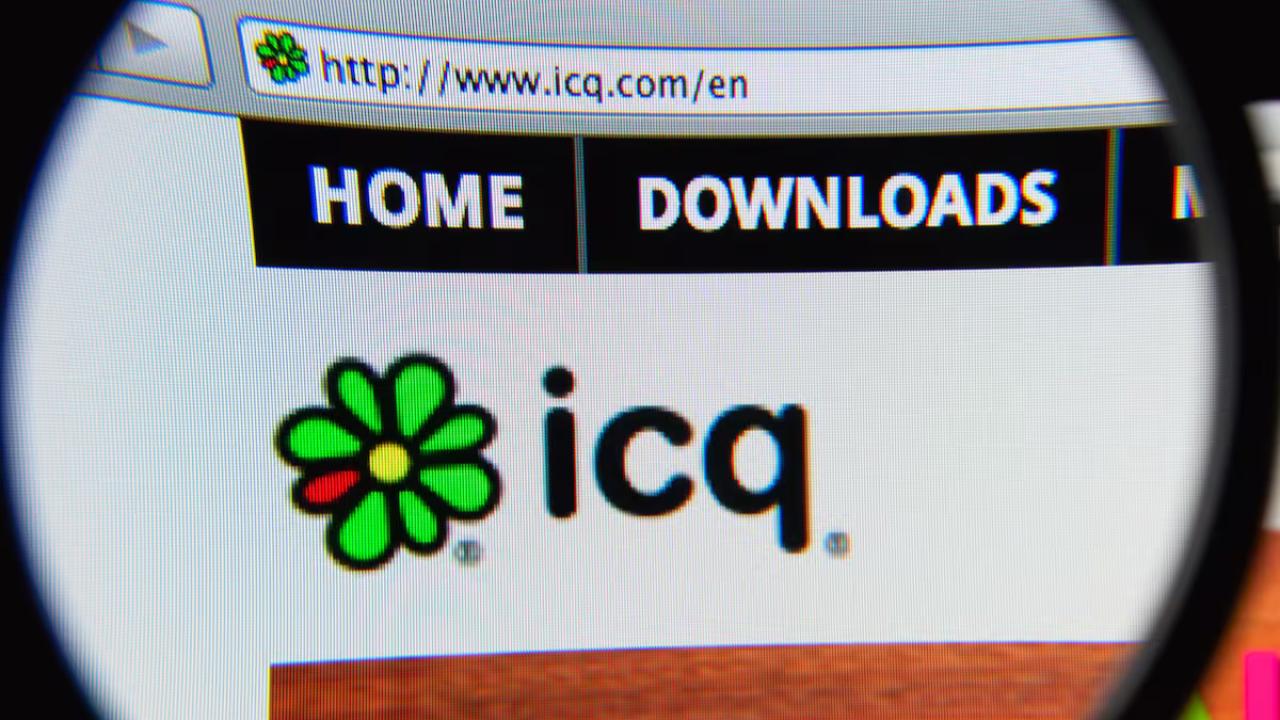Desde su lanzamiento en 1996, ICQ fue la plataforma que sentó las bases de las comunicaciones en línea en tiempo real, popularizando funciones ahora comunes en aplicaciones modernas. Tras casi tres décadas de historia, el icónico servicio dejó de funcionar en junio de 2024.