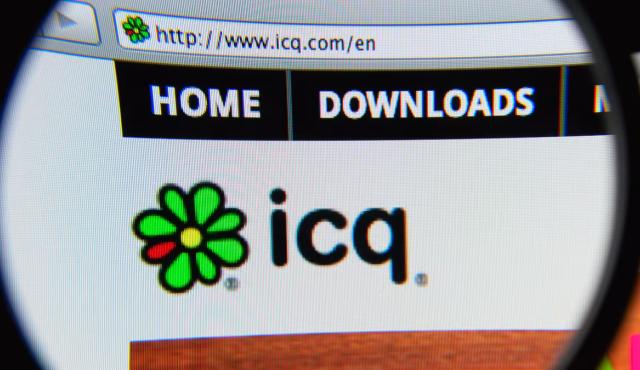 Desde su lanzamiento en 1996, ICQ fue la plataforma que sentó las bases de las comunicaciones en línea en tiempo real, popularizando funciones ahora comunes en aplicaciones modernas. Tras casi tres décadas de historia, el icónico servicio dejó de funcionar en junio de 2024.