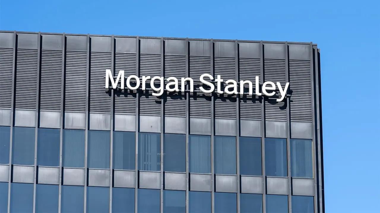 Según un informe de Morgan Stanley, la adopción de la IA podría generar beneficios netos anuales de US$920.000 millones para las compañías del S&P 500.

