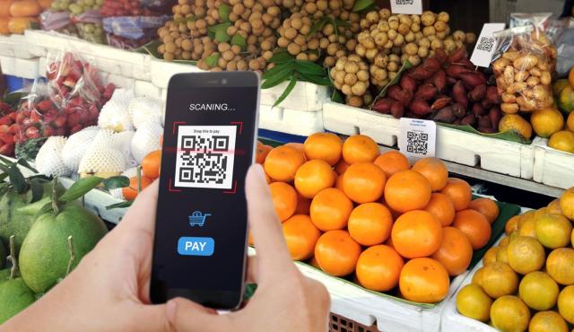 Supermercados y productores en América Latina ya utilizan blockchain para registrar cada paso de la cadena alimentaria, garantizando transparencia, seguridad y confianza para el consumidor.