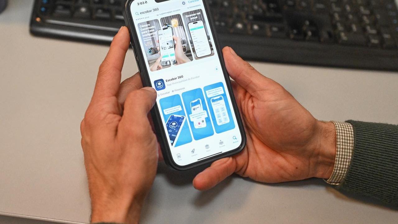 El Municipio lanzó una nueva aplicación móvil gratuita: Escobar 360. Diseñada para gestionar trámites y solicitudes desde teléfonos celulares o tablets, de manera ágil y eficiente. 