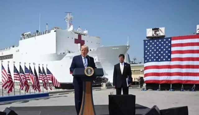 Estados Unidos desplegó un arsenal de tecnología militar de última generación en una operación de precisión en aguas internacionales del Caribe, que culminó con la destrucción de un barco narcotraficante vinculado al Tren de Aragua, procedente de Venezuela.
