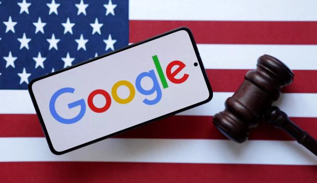 

Google estará obligado a compartir con competidores datos de búsqueda e interacción de usuarios, una medida que busca nivelar el terreno de juego en el mercado de buscadores y reducir la ventaja histórica del gigante tecnológico.