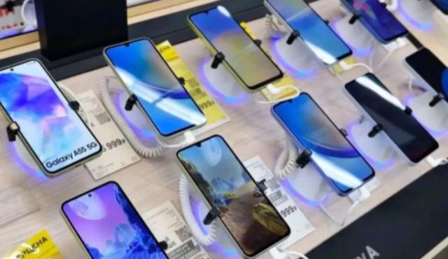 Ya están habilitadas las ventas sin impuestos desde Tierra del Fuego, un régimen especial que permite comprar celulares, televisores y otros productos electrónicos fabricados en la isla sin pagar IVA ni impuestos internos. Con este esquema, los consumidores del resto del país pueden acceder a tecnología más barata, con envíos directos puerta a puerta.
