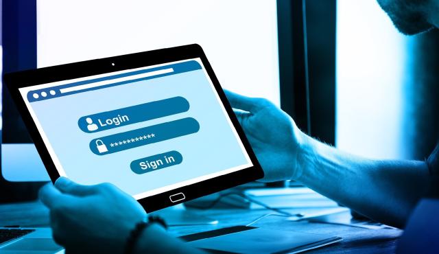 En la era digital, una contraseña débil o reutilizada puede convertirse en la puerta de entrada para ciberdelincuentes. Herramientas gratuitas como Have I Been Pwned y Firefox Monitor permiten comprobar al instante si tu correo o contraseña han sido comprometidos en alguna base de datos filtrada.
