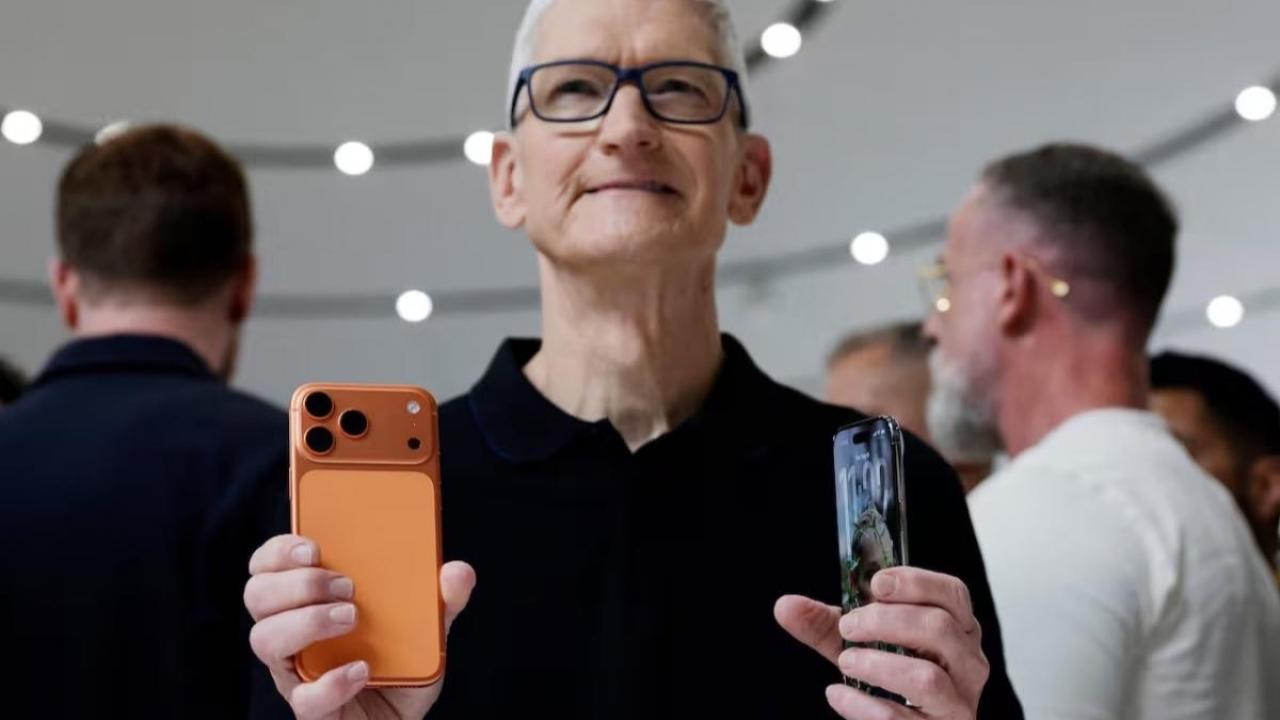 Apple volvió a acaparar la atención mundial con la presentación de la nueva familia iPhone 17, que incluye cuatro modelos: el iPhone 17, el iPhone 17 Pro, el iPhone 17 Pro Max y una novedad que sorprendió a muchos, el iPhone Air, el más fino que la compañía haya fabricado hasta ahora.