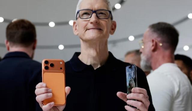 Apple volvió a acaparar la atención mundial con la presentación de la nueva familia iPhone 17, que incluye cuatro modelos: el iPhone 17, el iPhone 17 Pro, el iPhone 17 Pro Max y una novedad que sorprendió a muchos, el iPhone Air, el más fino que la compañía haya fabricado hasta ahora.