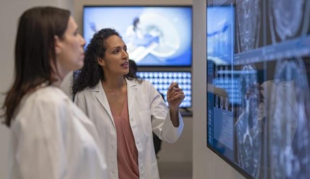 La compañía del grupo Hitachi desarrolla software clínico autónomo e inteligente para hospitales y atención remota, con tecnologías de inteligencia artificial, diseño inclusivo y gobernanza de datos. El objetivo: ampliar el acceso a la salud digital, optimizar diagnósticos y mejorar la calidad de vida de pacientes en todo el mundo.