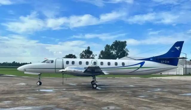 La aviación comercial en Argentina suma un nuevo jugador. Humming Airways, la aerolínea creada en 2024 por el joven empresario Francisco Errecart, comienza a operar rutas que buscan reconectar a ciudades del interior que habían quedado fuera del mapa aéreo desde hace años.