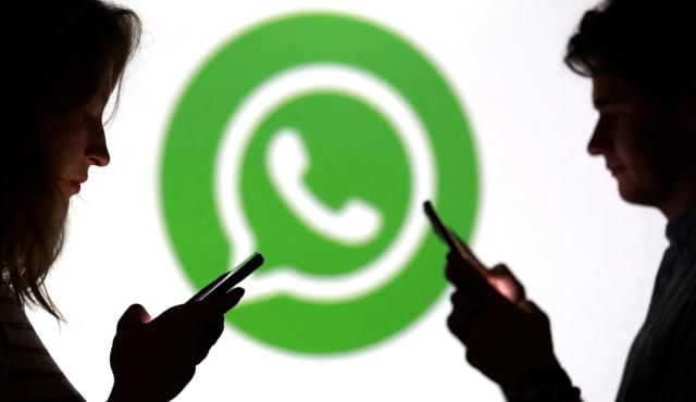 WhatsApp habilitó una función de traducción instantánea de mensajes, que permite a sus usuarios convertir textos directamente en sus conversaciones sin salir de la app. La novedad apunta a derribar las barreras idiomáticas para sus más de 3 mil millones de usuarios en todo el mundo.