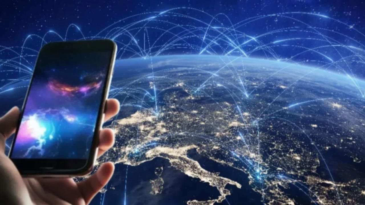 
La Cámara Argentina de Internet (CABASE) presentó los resultados de su CABASE Internet Index del primer semestre 2025, un relevamiento clave sobre la conectividad y los servicios de internet fija en Argentina. El informe revela que el acceso a internet fijo se mantiene fuerte, alcanzando al 82,6% de los hogares a nivel nacional.