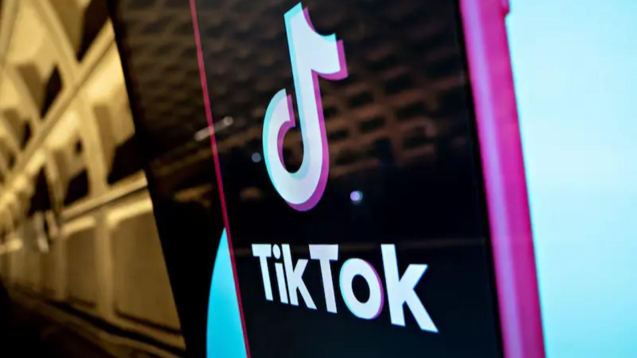 La popular aplicación TikTok, cuya matriz es la empresa china ByteDance, está destinada a cambiar radicalmente su estructura de propiedad en Estados Unidos luego de un acuerdo valorado en 14 mil millones de dólares, negociado bajo el impulso del presidente Donald Trump.