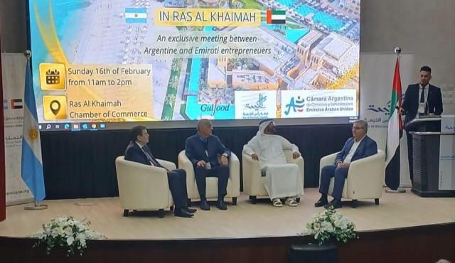 
En la primera jornada de la misión comercial del Norte Grande en Emiratos Árabes, el gobernador de Santiago del Estero, Gerardo Zamora, junto a su par de Catamarca, participaron de la inauguración del “Argentina Day”, realizado por primera vez en el Emirato de Ras Al Khaimah.