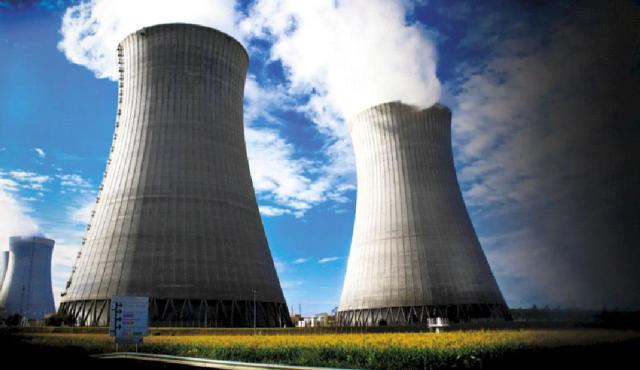 
En medio del renovado protagonismo de Estados Unidos en la economía global, la administración de Donald Trump comienza a moverse con una lógica poco habitual para los estándares republicanos: la del Estado como accionista estratégico de empresas tecnológicas y energéticas.