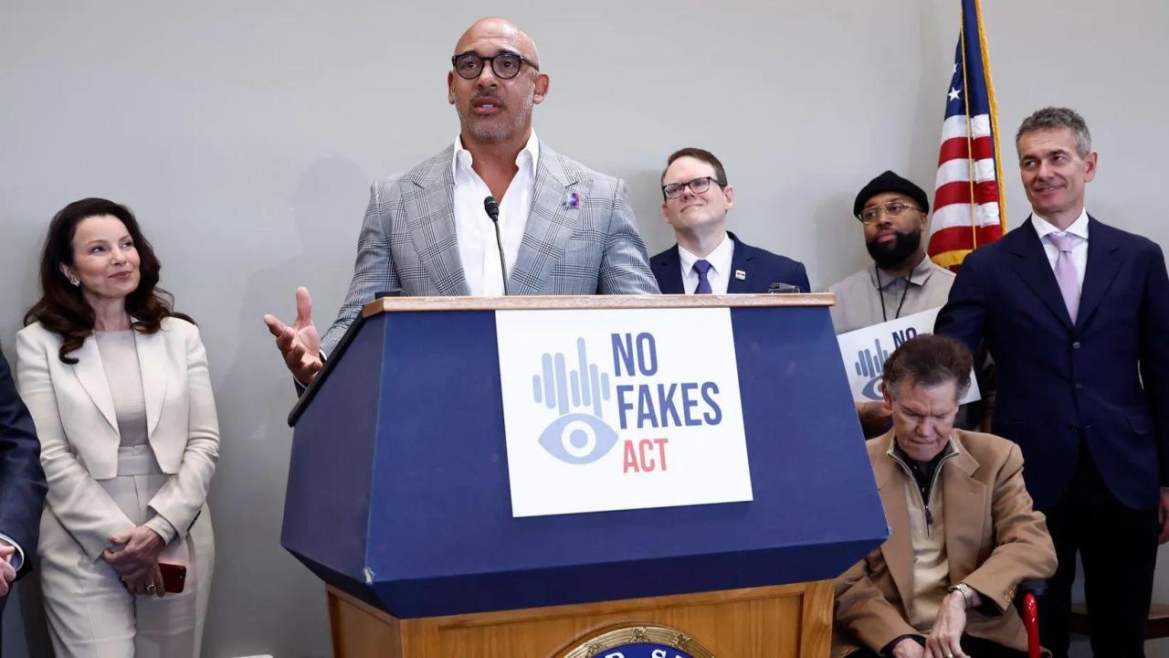 El Congreso de Estados Unidos está discutiendo una legislación que podría marcar un punto de inflexión en la regulación de la Inteligencia Artificial. El proyecto, llamado NO FAKES Act of 2025, apunta a proteger a cualquier persona frente al uso no autorizado de su voz, imagen o apariencia digital, especialmente cuando esa réplica se genera mediante IA.