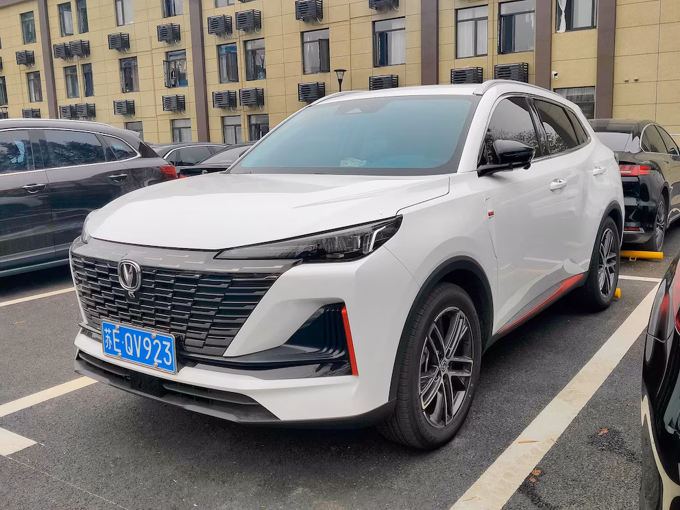 CHANGAN CS55 Plus: SUV del segmento C con diseño moderno, motor turbo y equipamiento completo.