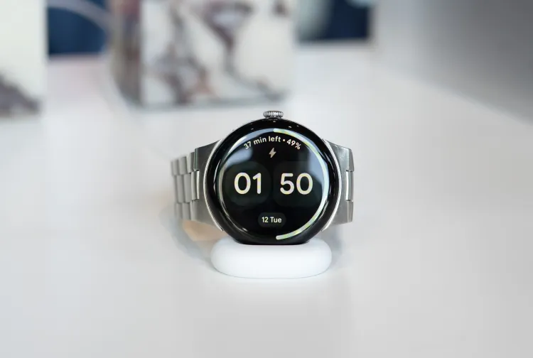 The Pixel Watch 4’s display is 50 percent brighter. Photo: Allison Johnson / The Verge