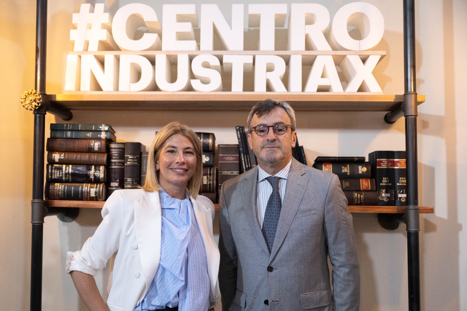 Sof&iacute;a Vago, CEO de Accenture Argentina, y Mart&iacute;n Rappallini, presidente de la UIA