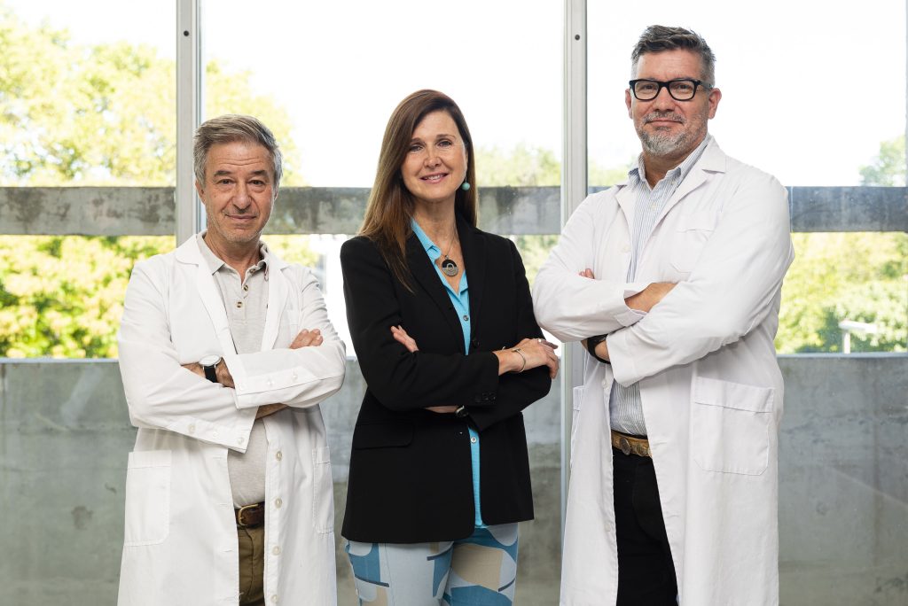 Adri&aacute;n Mutto, Investigador UNSAM; Mariela Balbo, Especialista en negocios y finanzas (EEyN_UNSAM) y Adri&aacute;n Abalovich, M&eacute;dico cirujano, director del &aacute;rea de xenotrasplantes de la SAT