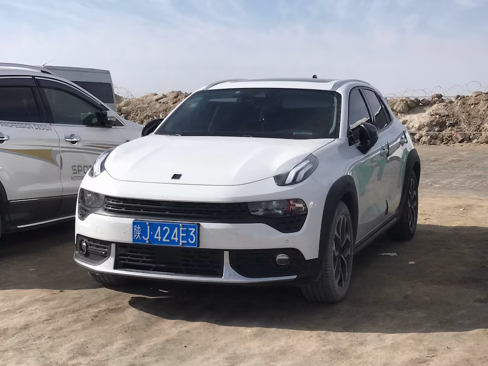 LYNK &amp; CO 02: Crossover compacto con diseño moderno, desarrollado por Geely y Volvo.