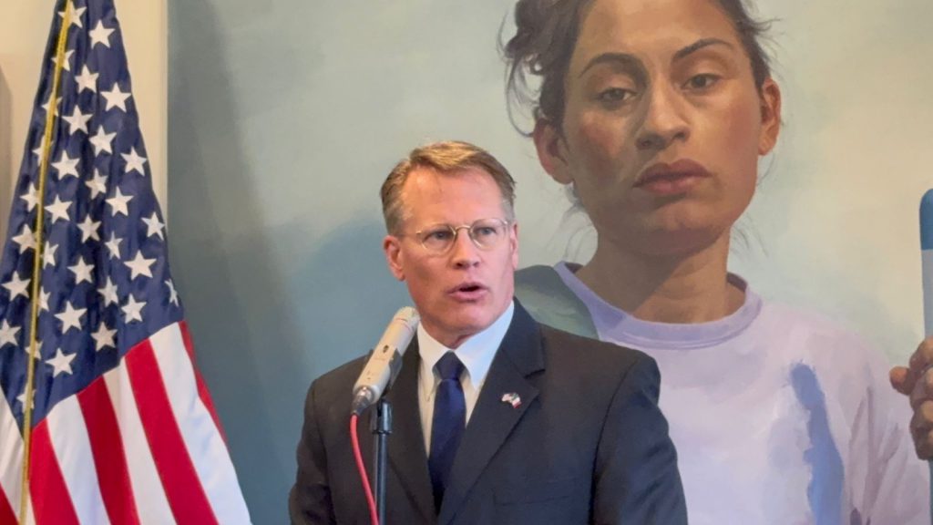 Mark Johnson, jefe adjunto de la Embajada de Estados Unidos en México