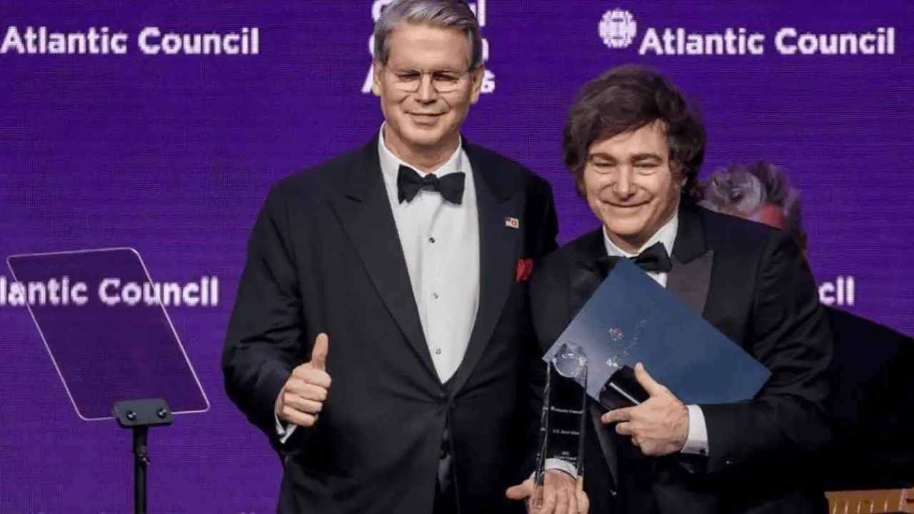 Scott Bessent y Javier Milei 