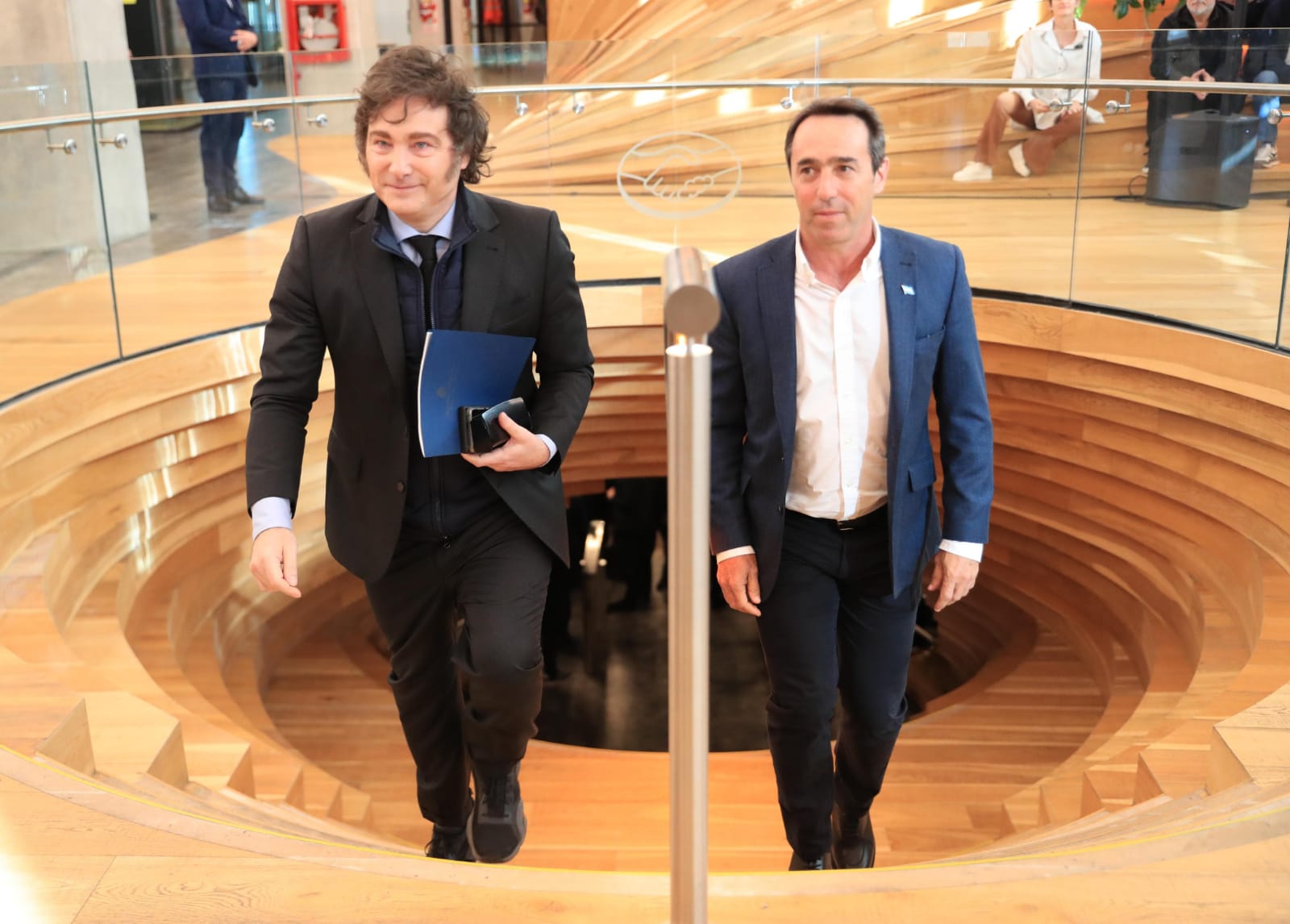 Marcos Galperin junto al presidente Javier Milei en las oficinas de Mercado Libre