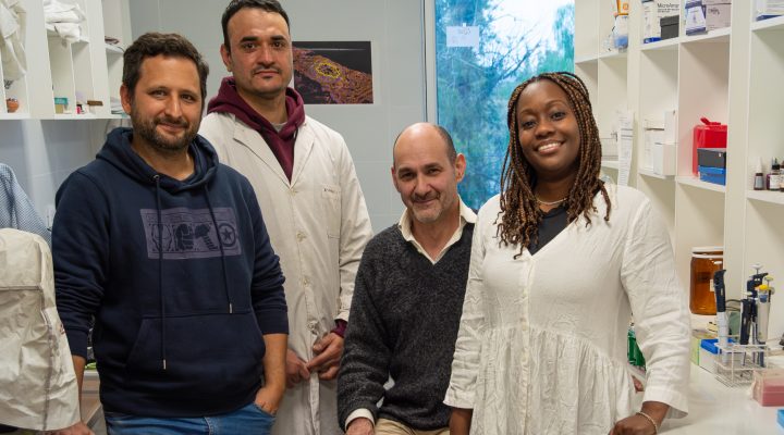 Sergio Ben&iacute;tez, Emanuel Peralta, Cristian Acosta y Yanaysis Stable Garc&iacute;a, parte del equipo que trabaj&oacute; en el estudio.