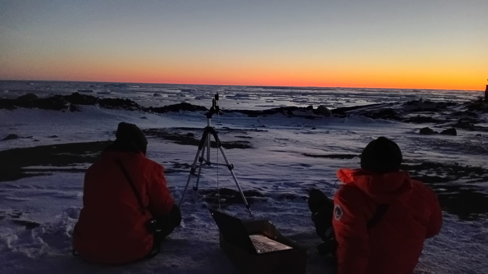 Cient&iacute;ficos del CONICET lideran en la Ant&aacute;rtida un estudio que busca ampliar el conocimiento integral de la luz natural en latitudes australes. Fotos: gentileza investigadores.